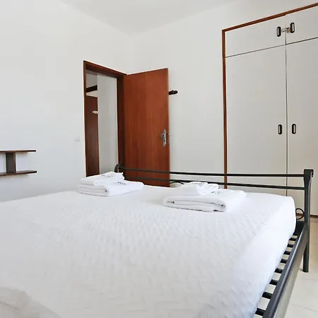 B107 - Lightheart Da Flat * Luz